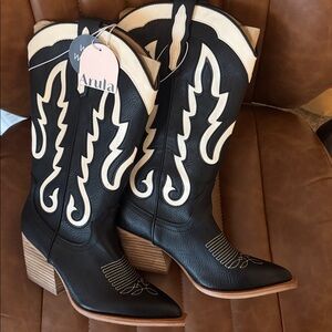Black Arula Cowgirl Boots